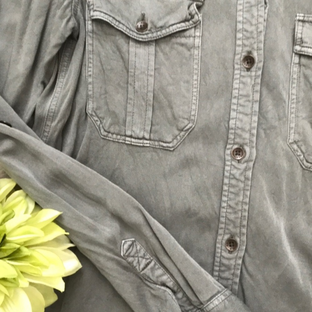 American eagle olive green button down - Picture 3 of 4